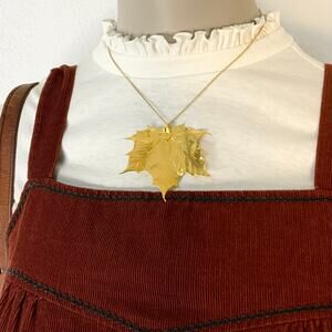 Vintage Gold Tone Real Maple Leaf Pendant Chain Necklace Nature Fall Statement